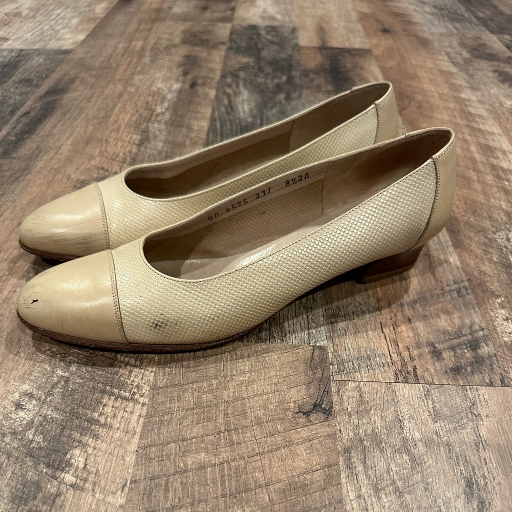Salvatore Ferragamo Woman’s Beige Heels Made in Italy Sz 8.5 AA